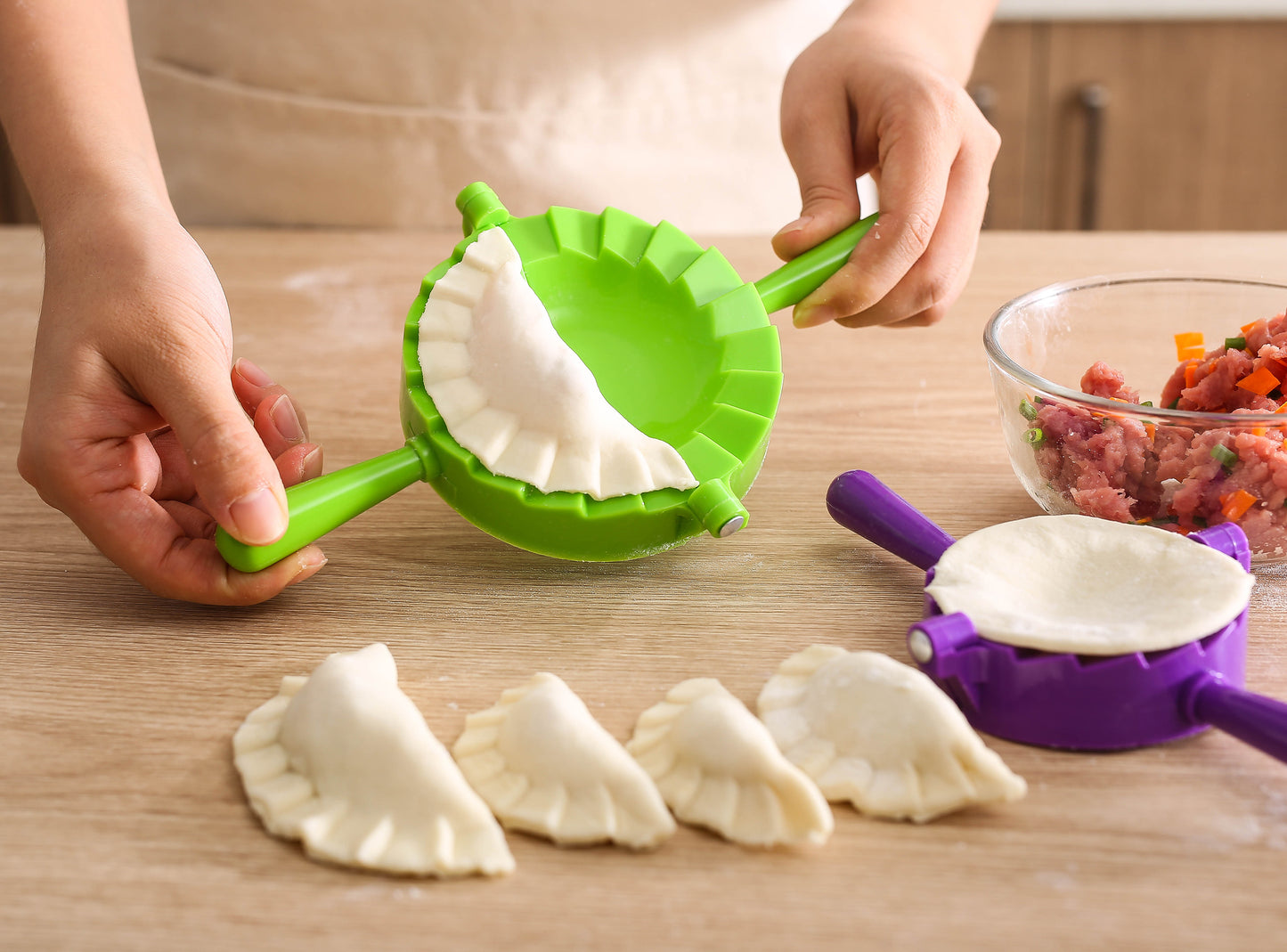 URITORIA 4-Piece Dough Mold Set-Meat-pie, Empanada, Jamaican beef patties, Dumplings, Ravioli, Calzones Press maker.